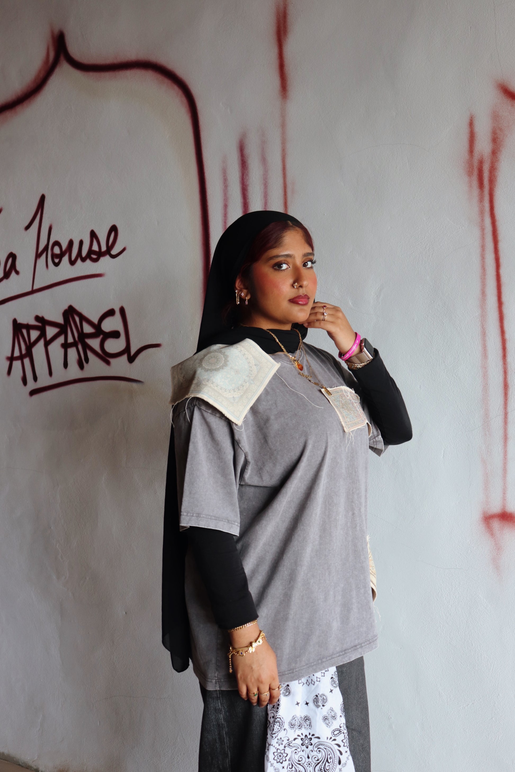 'Threaded Rug' – Oversized Gray Acid-Washed 100% Cotton Tee